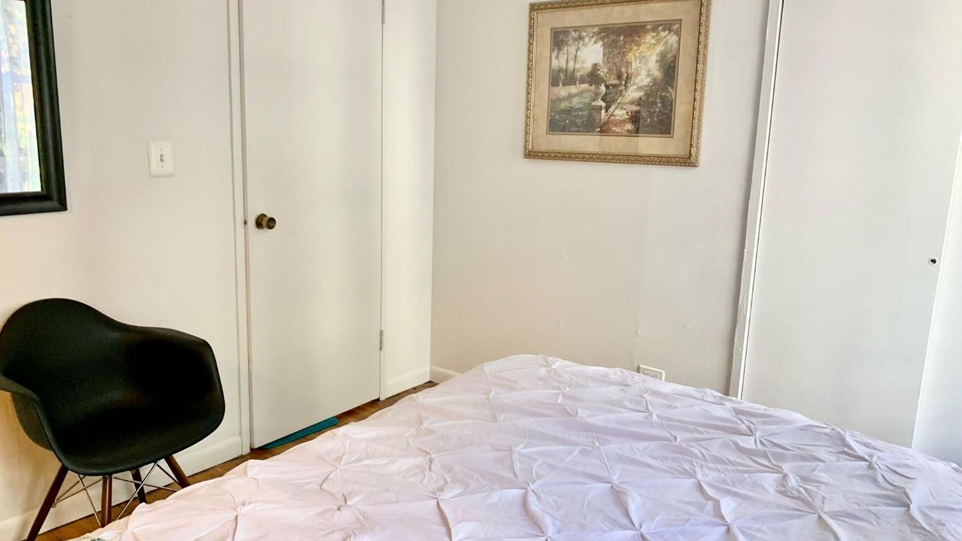 Prime Location 2 Bedrooms Upper East Side Apartment *