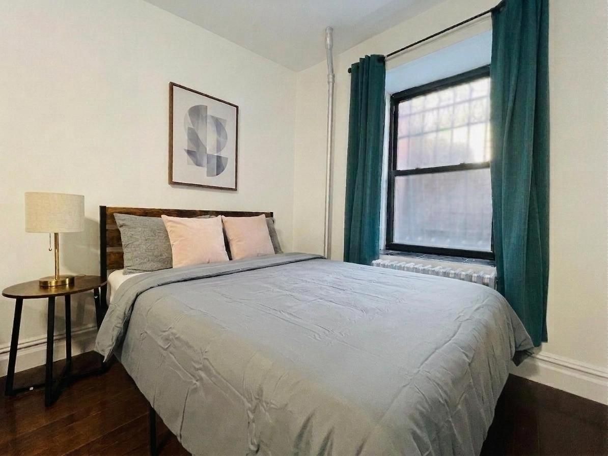 Westside Crown Plaza Apartment New York