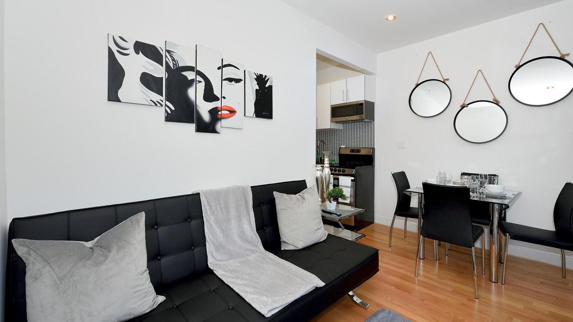 Apartment Cityscape 2 Bedroom Unit Prime Location