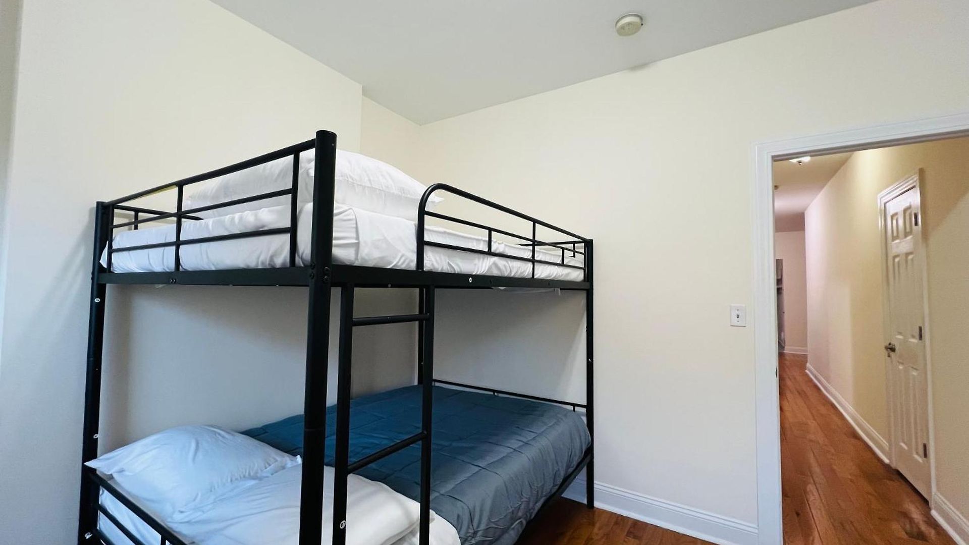 Westside Crown Plaza Apartment New York