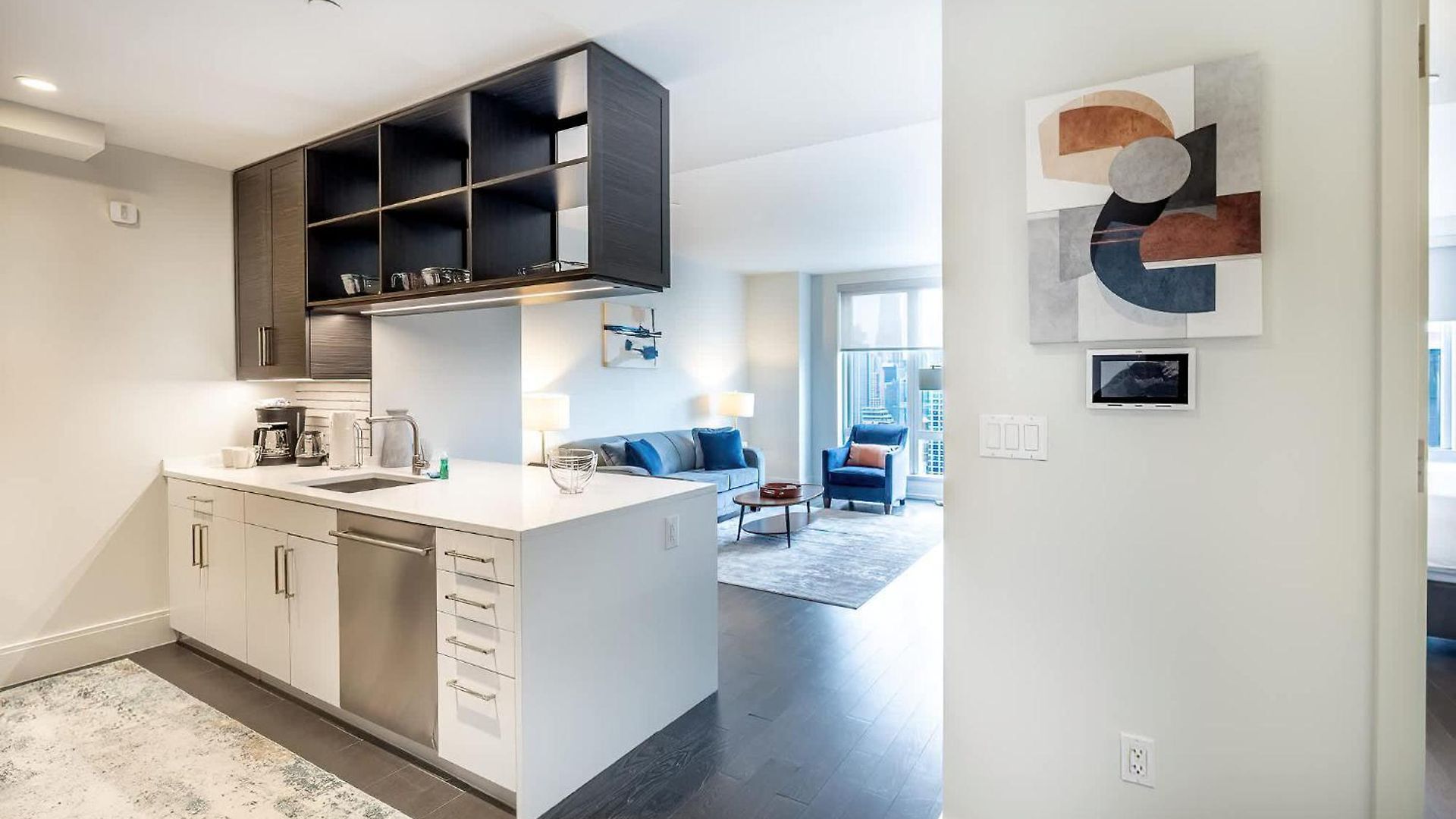 Apartment Luxury With Gym & Pool *