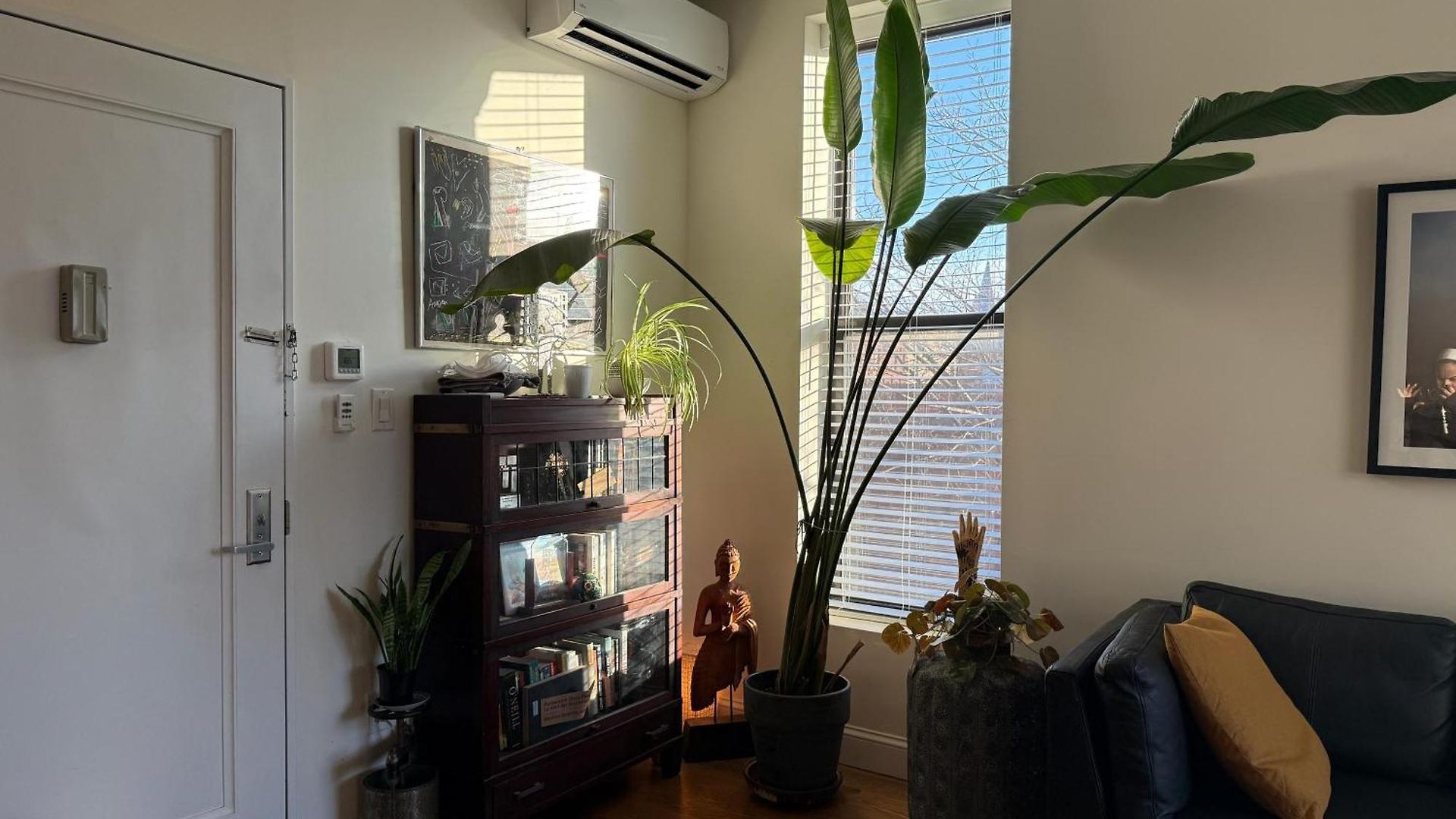 Sunlit Luxury 2br Harlem Brownstone Retreat - Near Express Trains New York