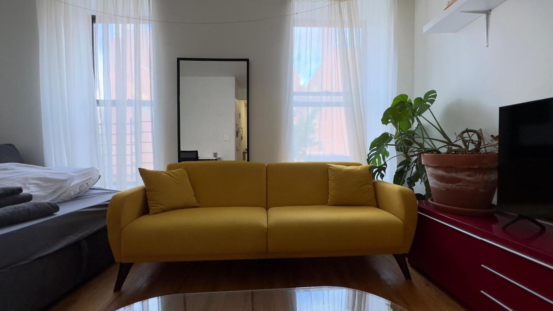 Apartment Harlem Cozy Elegance And Culture