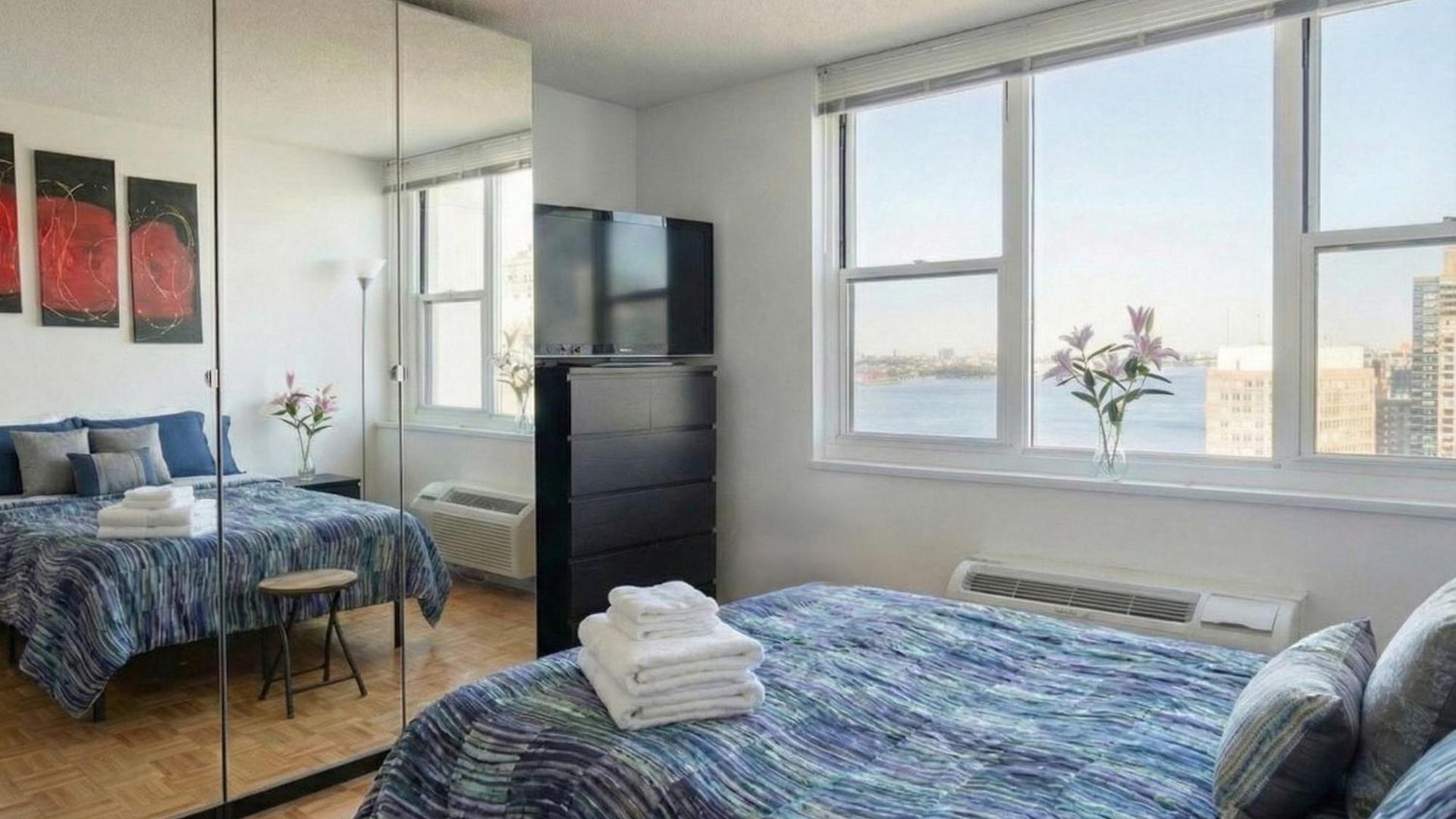 Skyline With Hudson Views Modern Battery Park Apartment