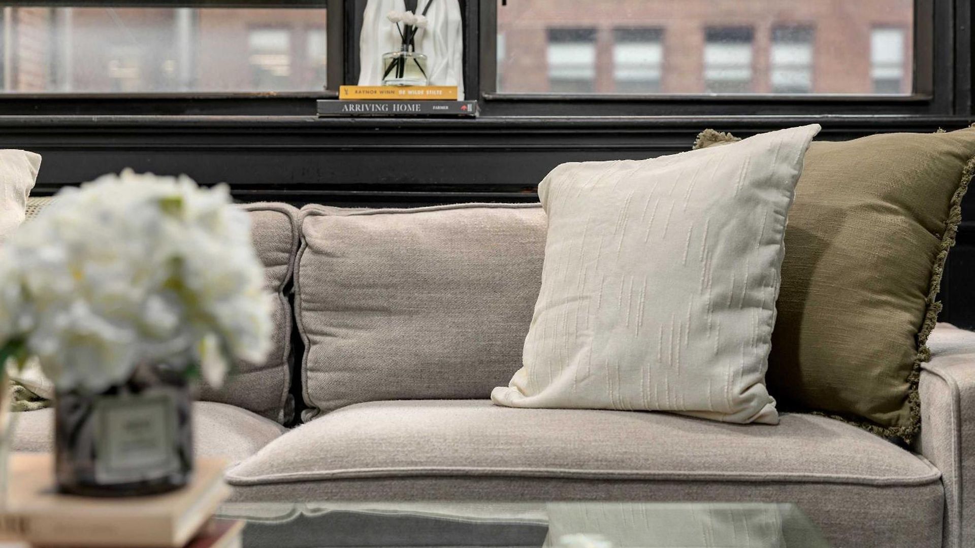 Centrally Located In Nyc Walk To Time Square *