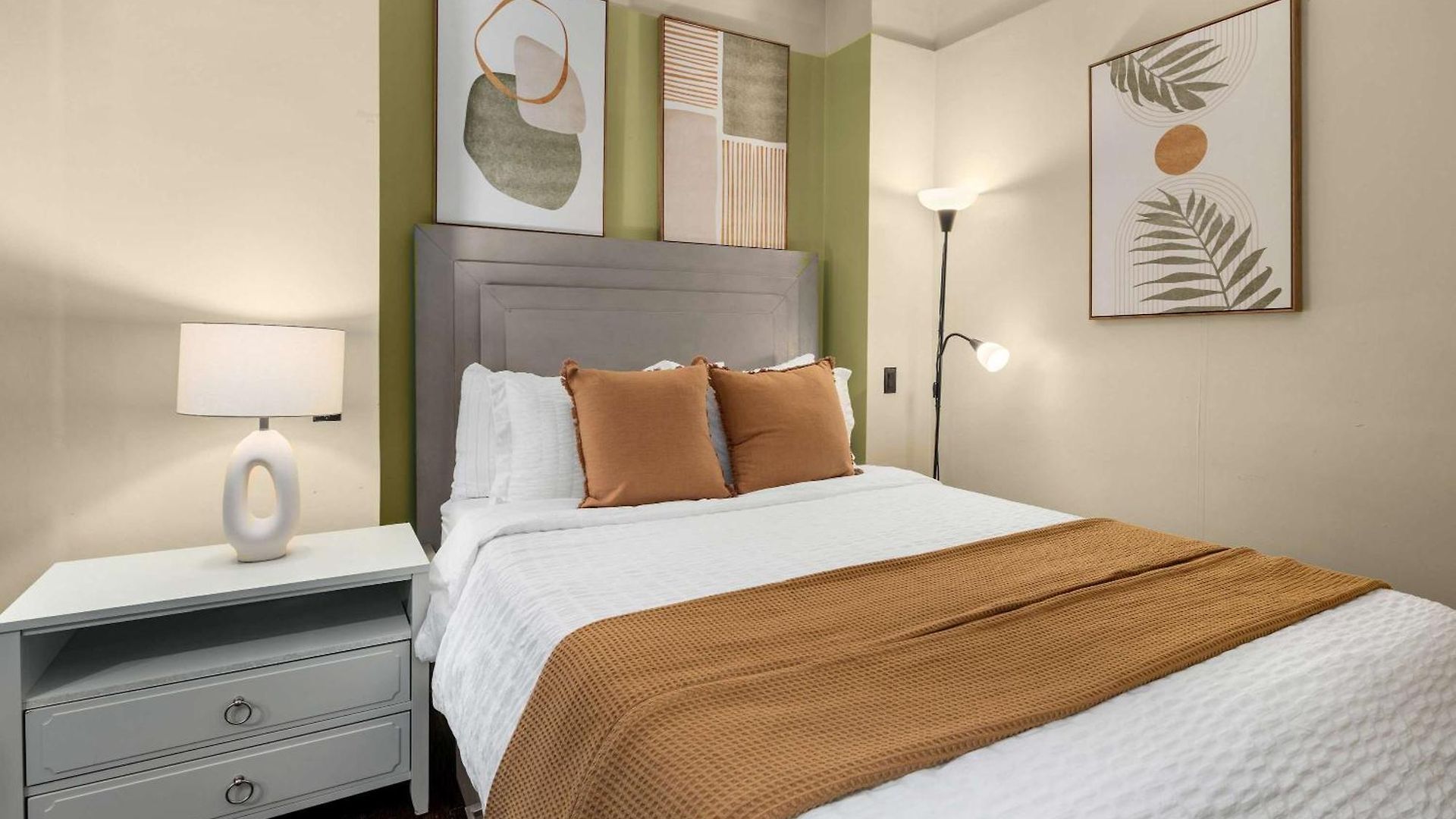 Centrally Located In Nyc Walk To Time Square * New York