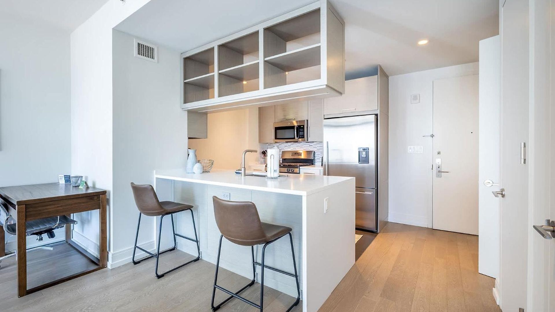 Apartment Spacious Luxury With Wash And Dryer *