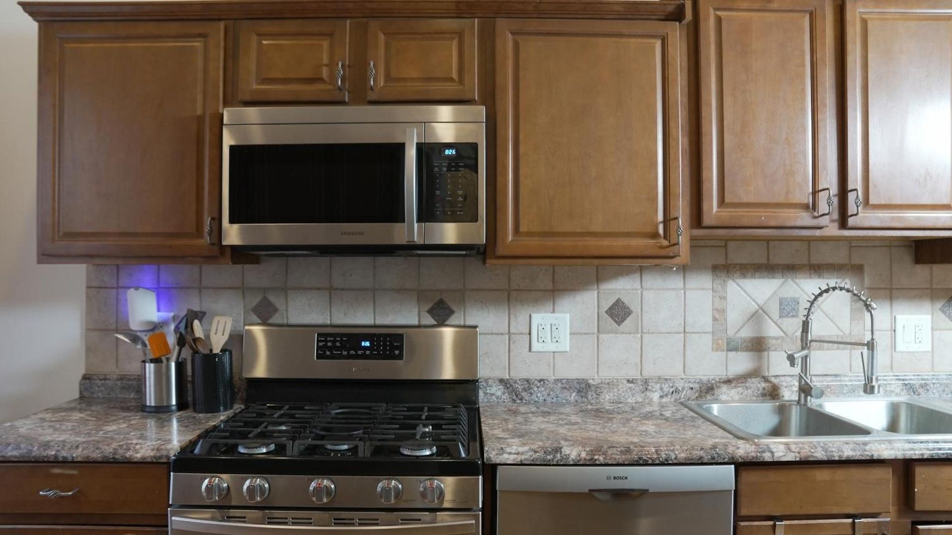 Apartment The Heights Haven, Spacious 6 Bedrooms Townhouse With Patio New York