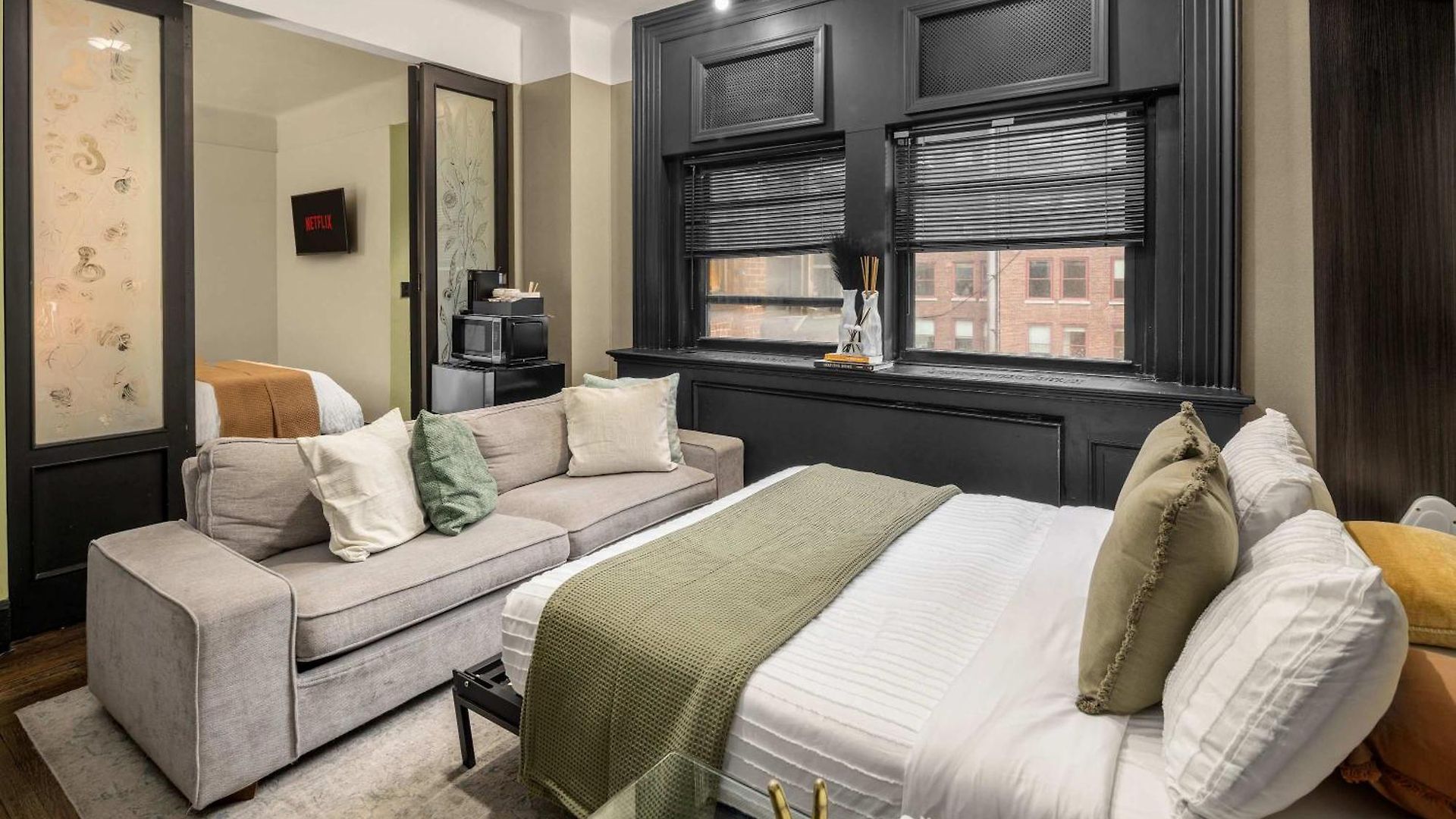 Apartment Centrally Located In Nyc Walk To Time Square *