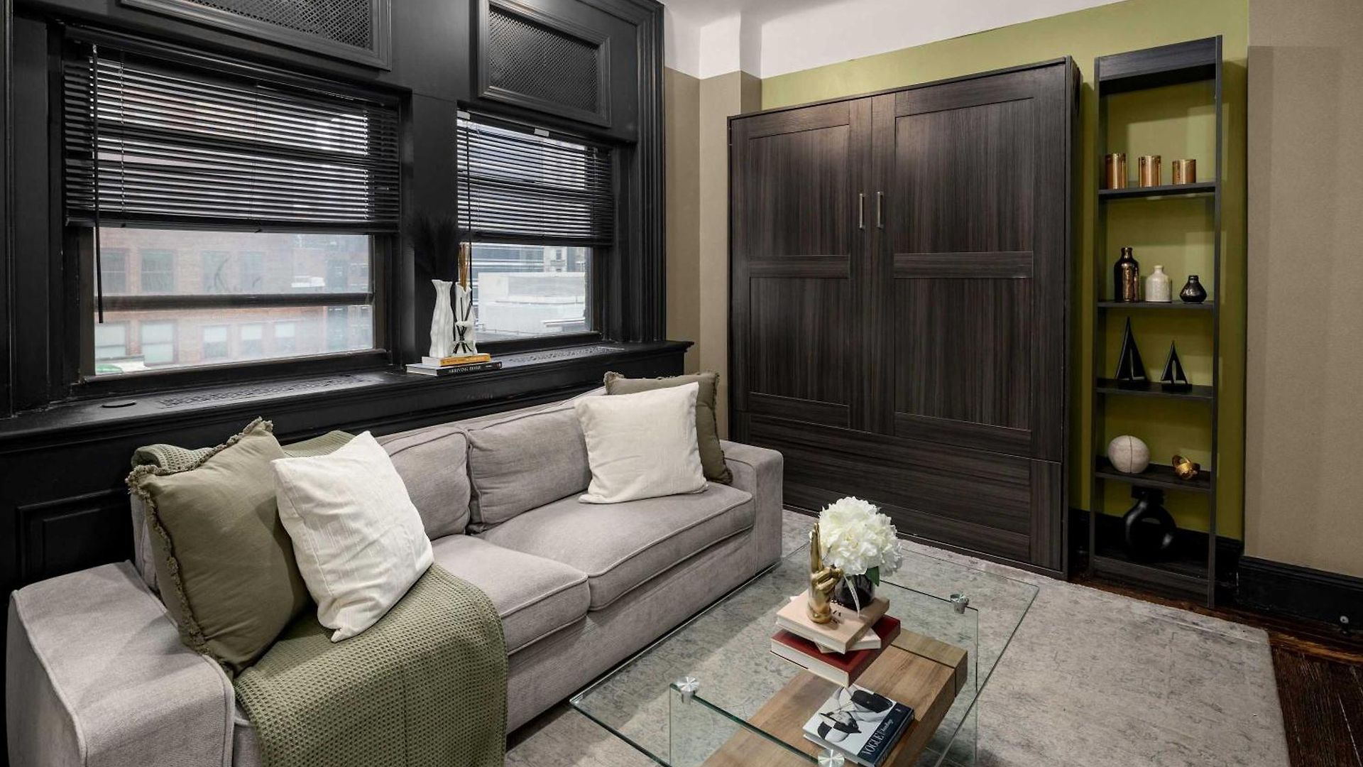 Centrally Located In Nyc Walk To Time Square * New York
