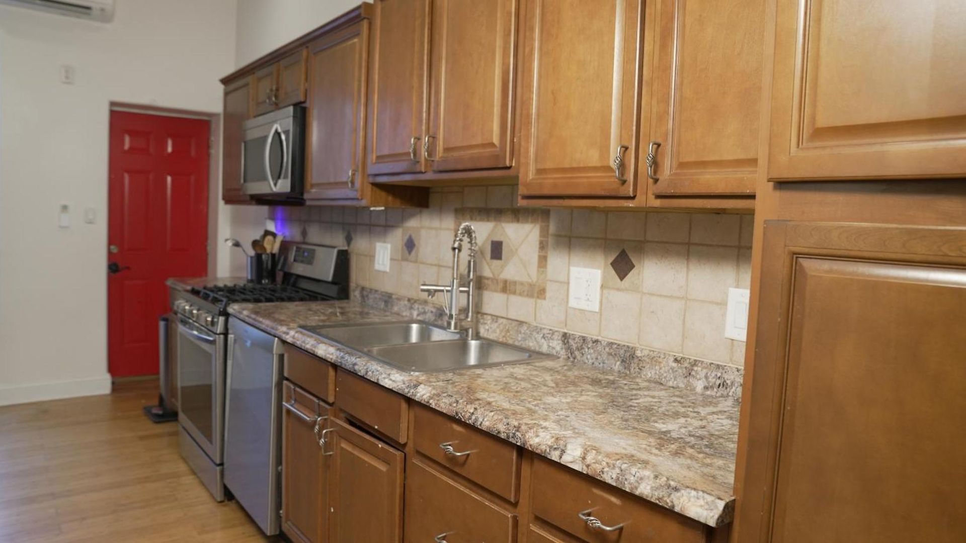 Apartment The Heights Haven, Spacious 6 Bedrooms Townhouse With Patio New York