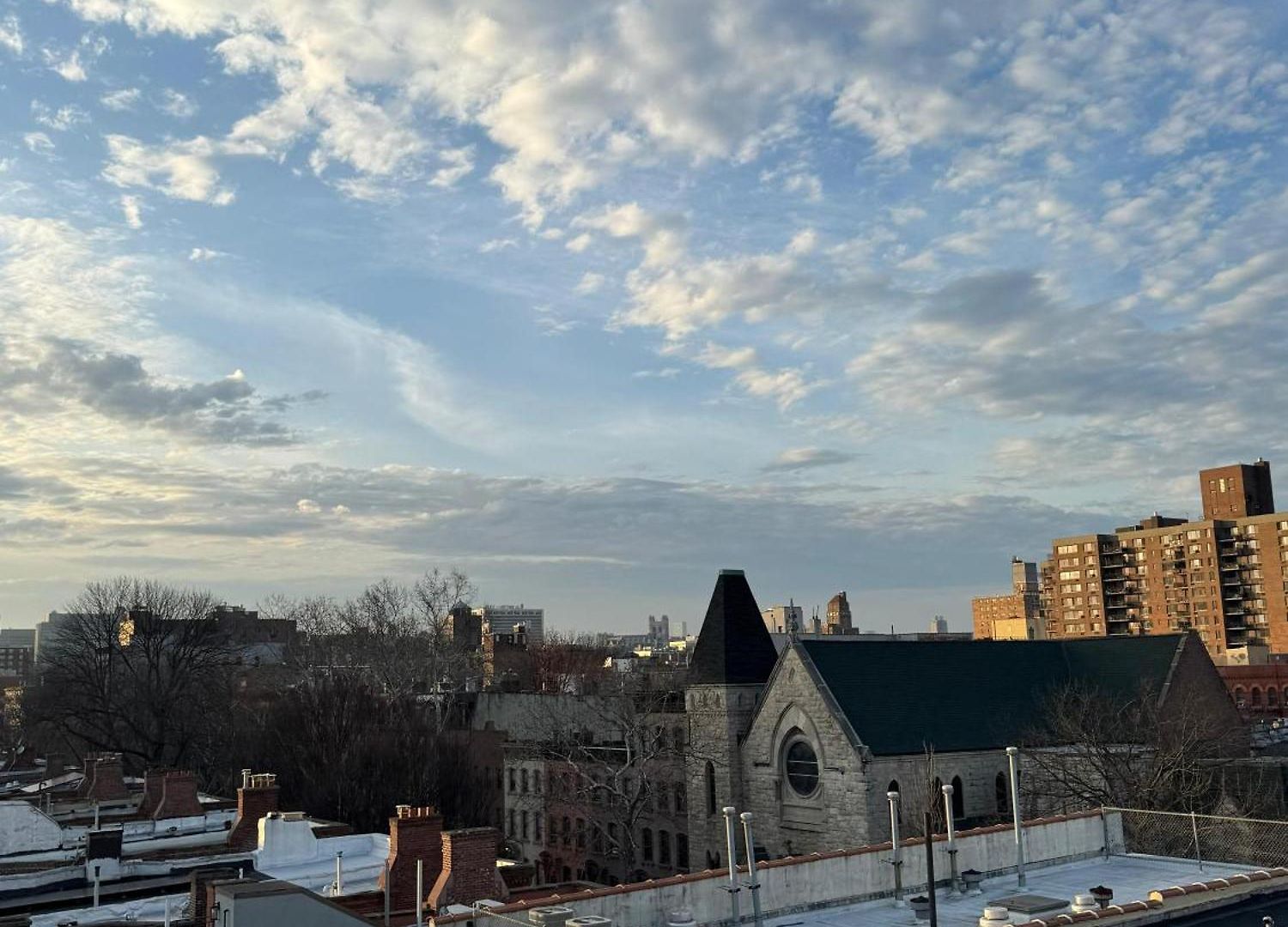 Sunlit Luxury 2br Harlem Brownstone Retreat - Near Express Trains Apartment *