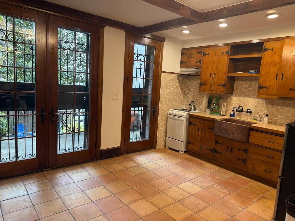 The Lexington Apartment *