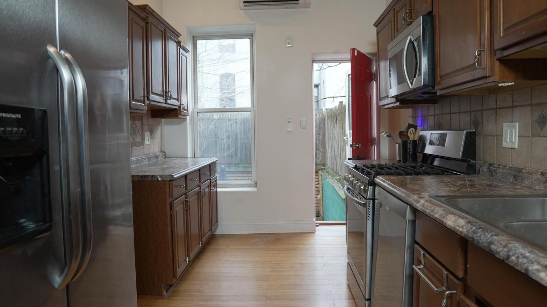 The Heights Haven, Spacious 6 Bedrooms Townhouse With Patio