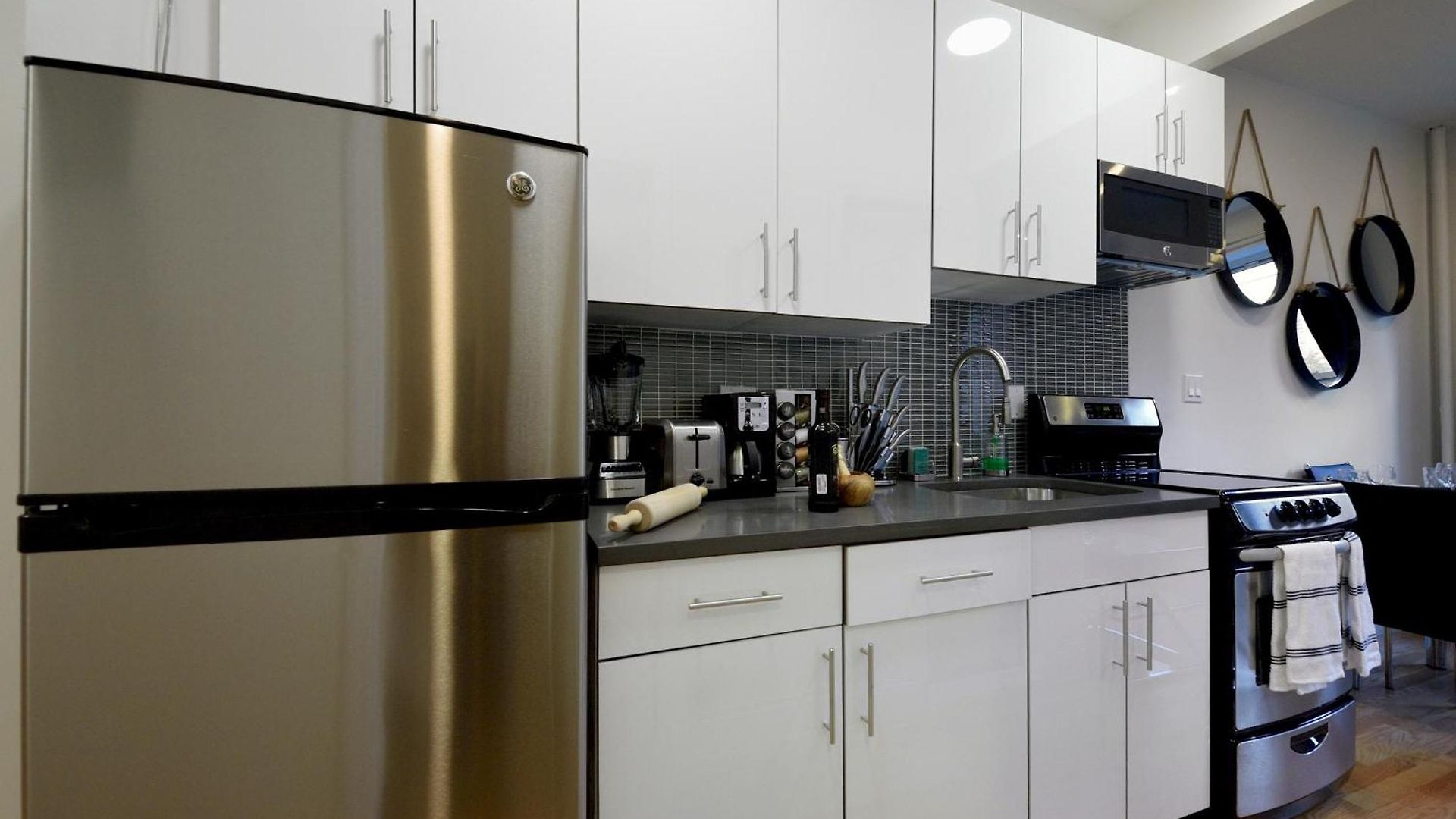 Cityscape 2 Bedroom Unit Prime Location * New York