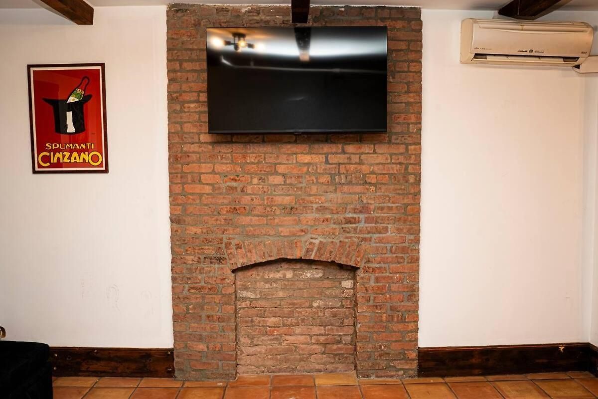 The Lexington Apartment