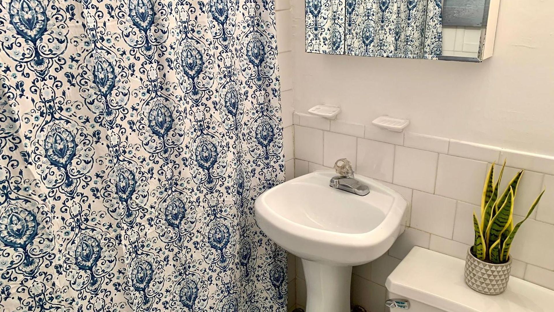 Prime Location 2 Bedrooms Upper East Side