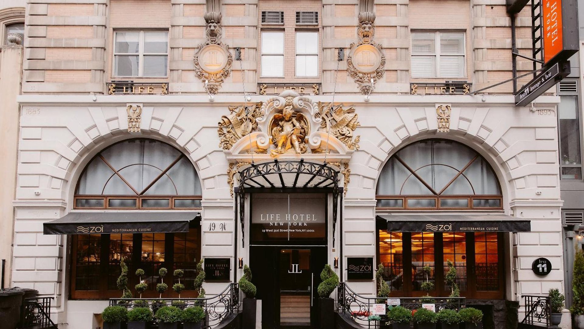 Life Hotel