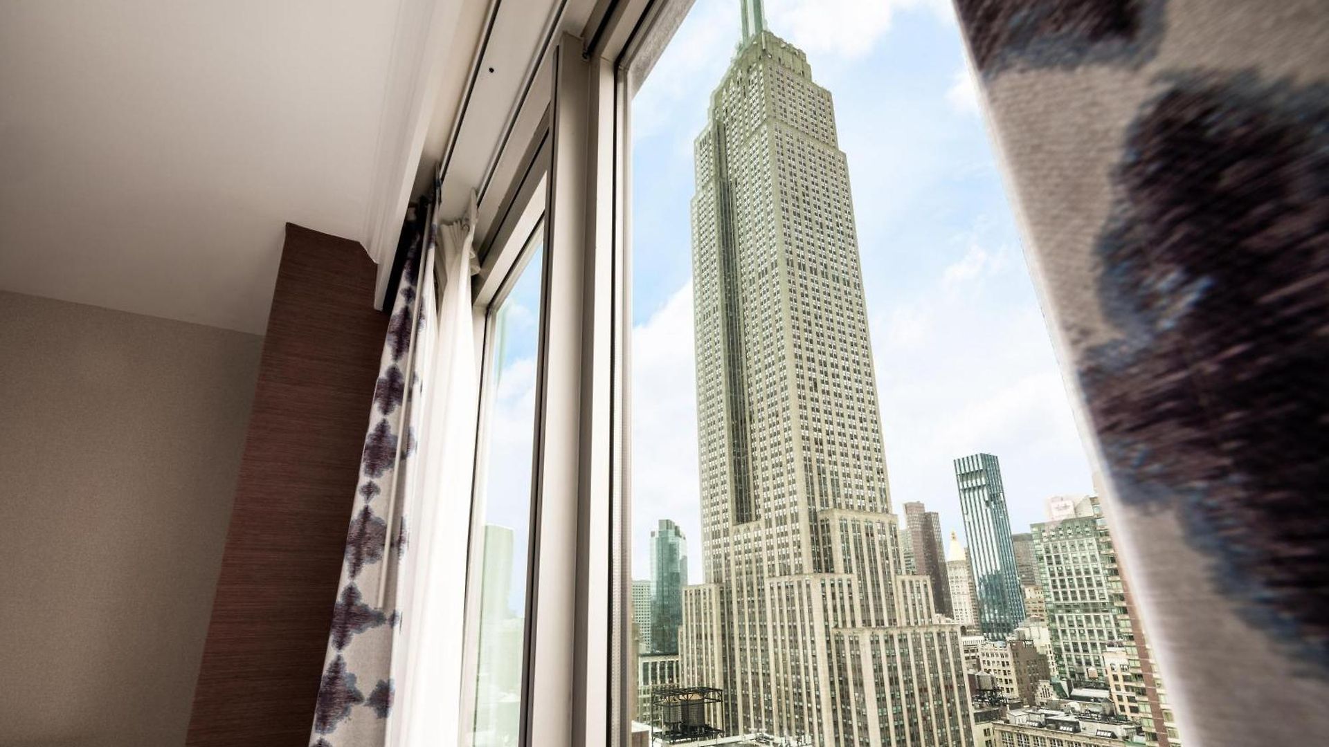 Hilton Garden West 35th Street 3*