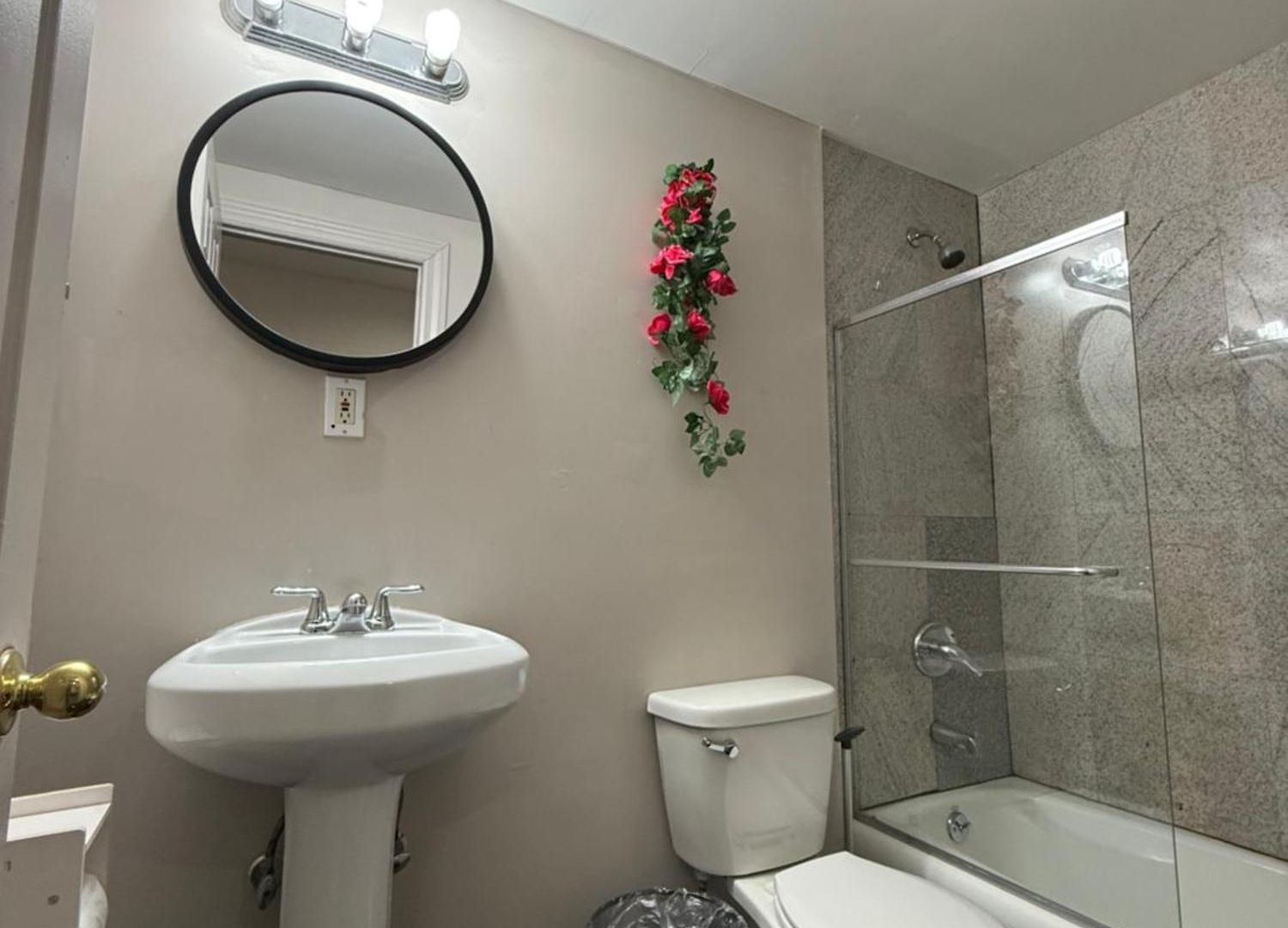 31 Street Broadway Apartment *