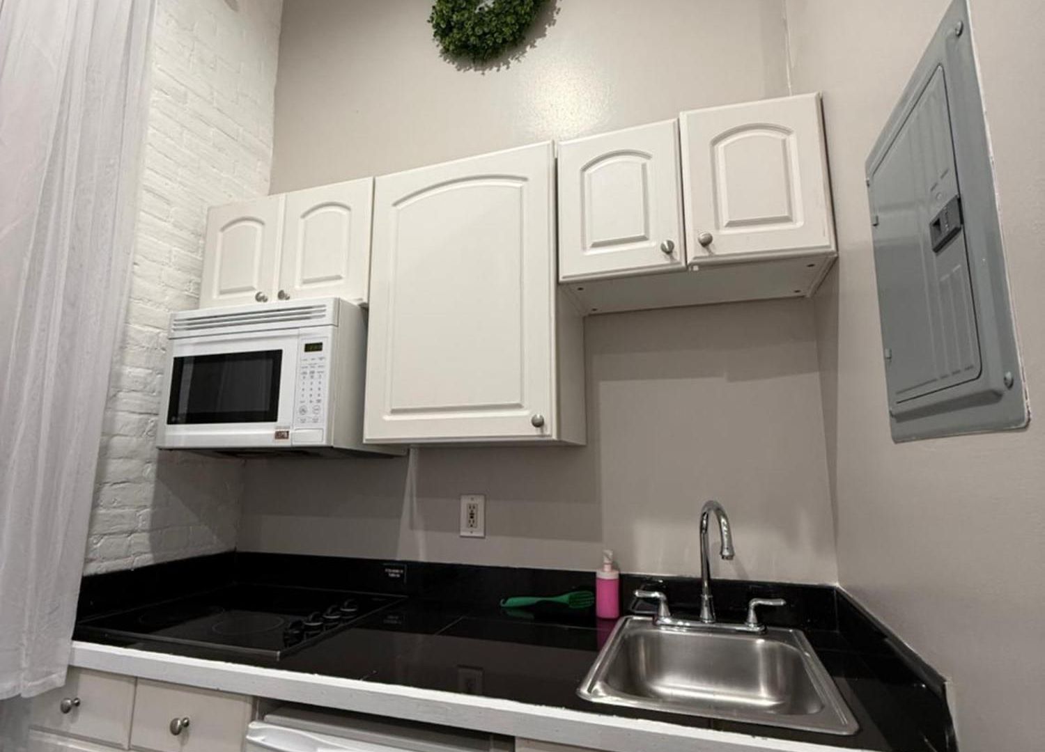 Apartment 31 Street Broadway