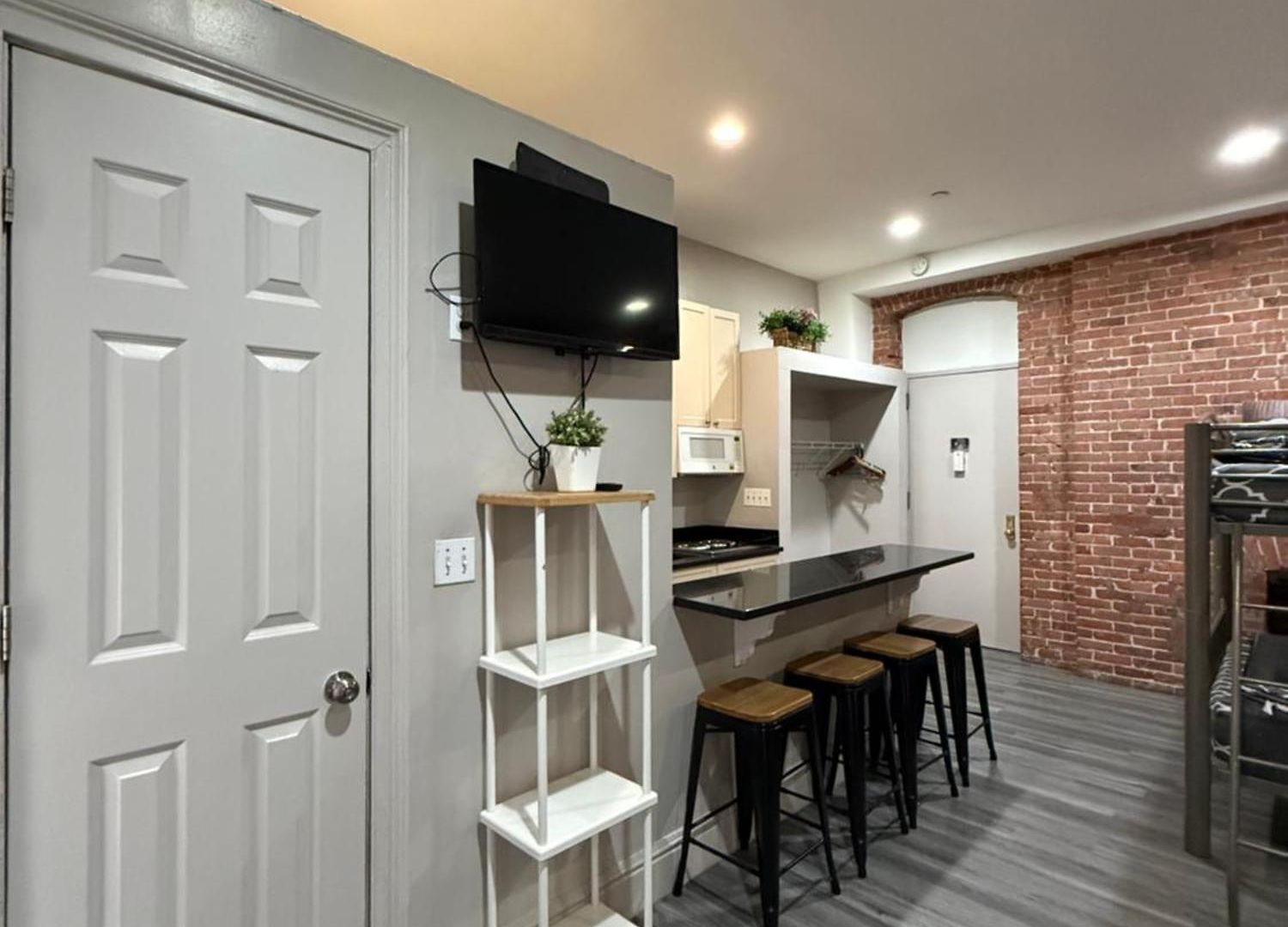 Apartment 31 Street Broadway *