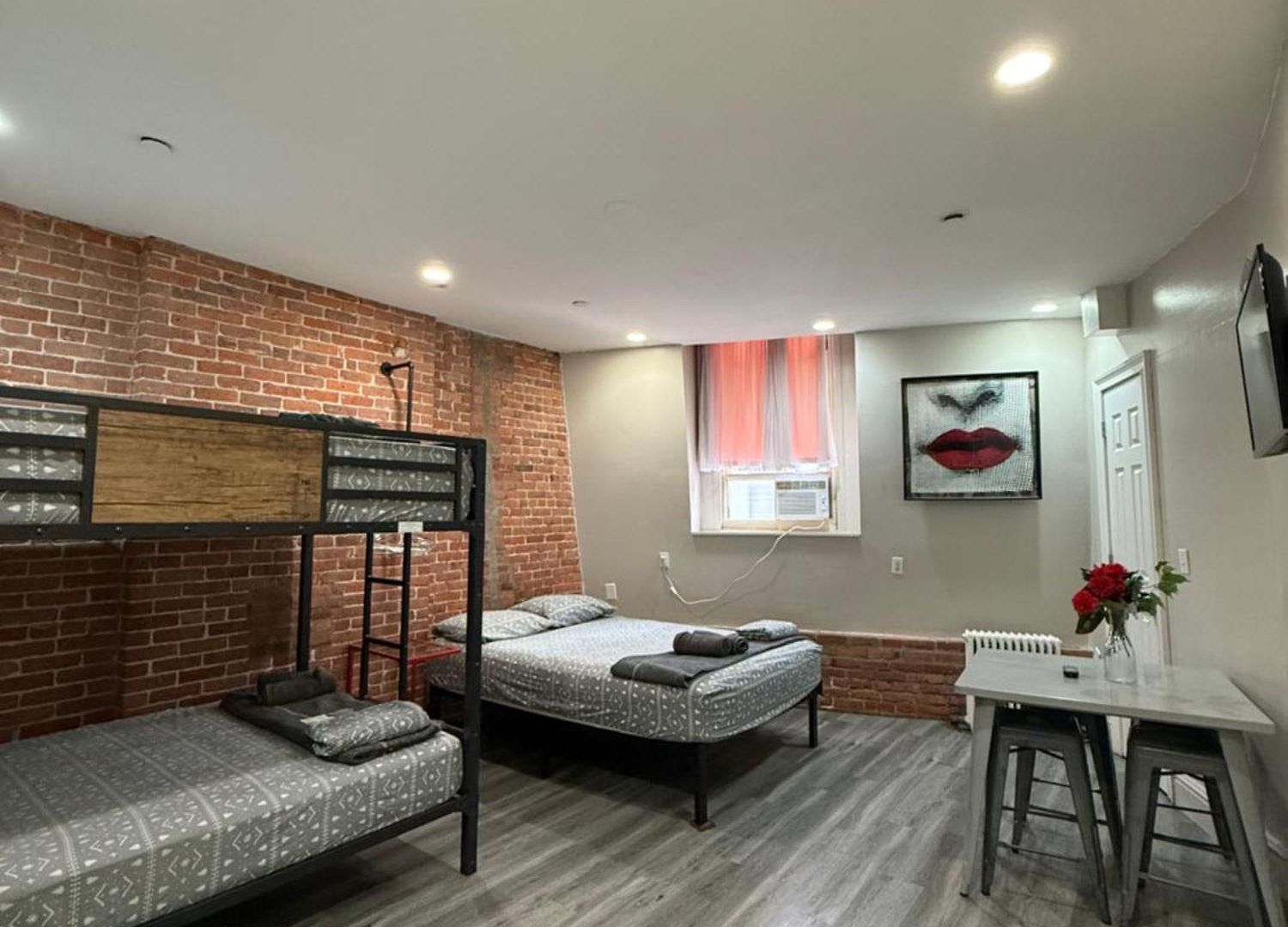 31 Street Broadway Apartment *