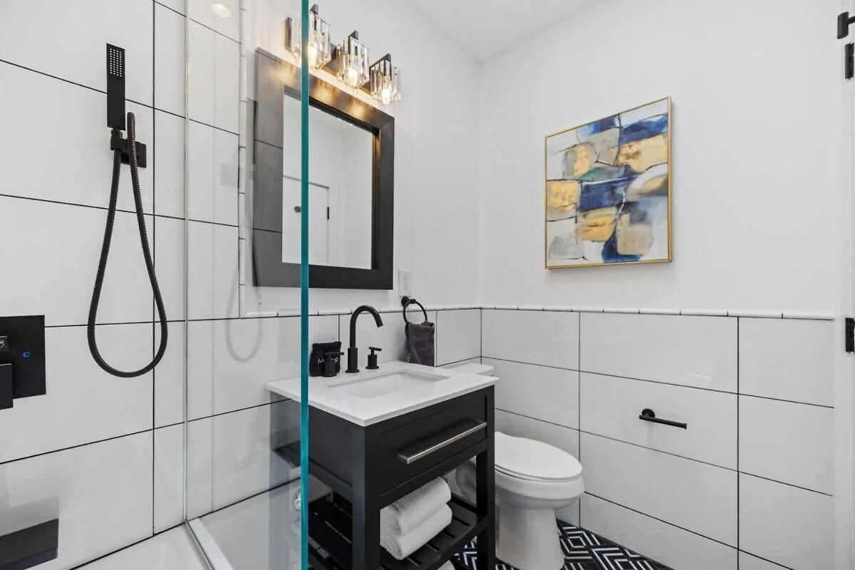 The Perfect For Large Groups Sleeps 10 Apartment