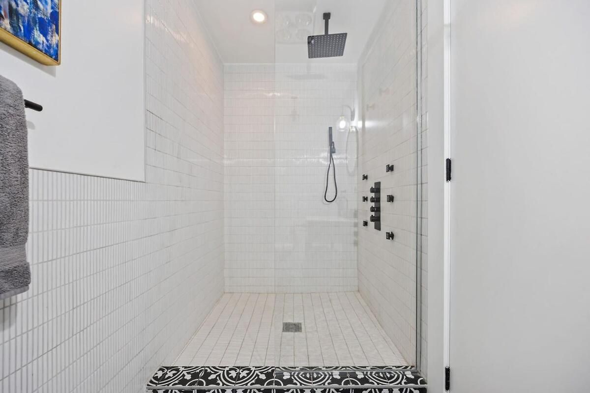 The Perfect For Large Groups Sleeps 10 Apartment