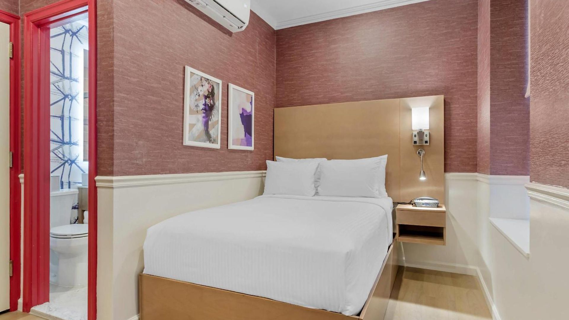 The Mayfair Times Square, An Ascend Collection Hotel New York