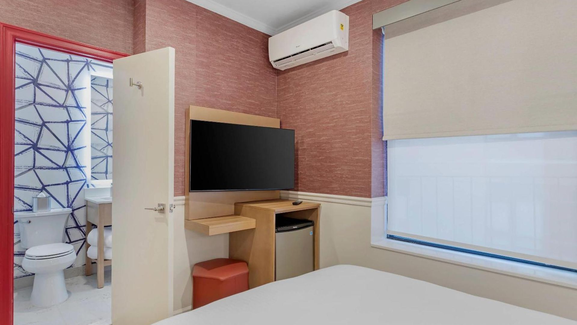 The Mayfair Times Square, An Ascend Collection Hotel New York