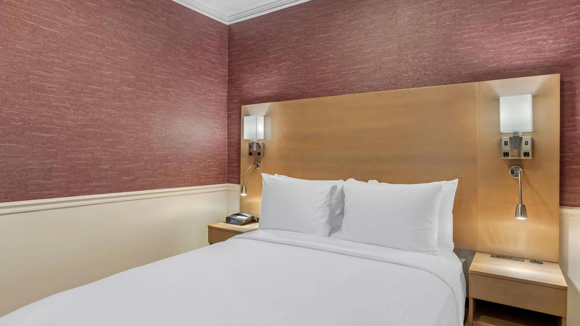 The Mayfair Times Square, An Ascend Collection Hotel