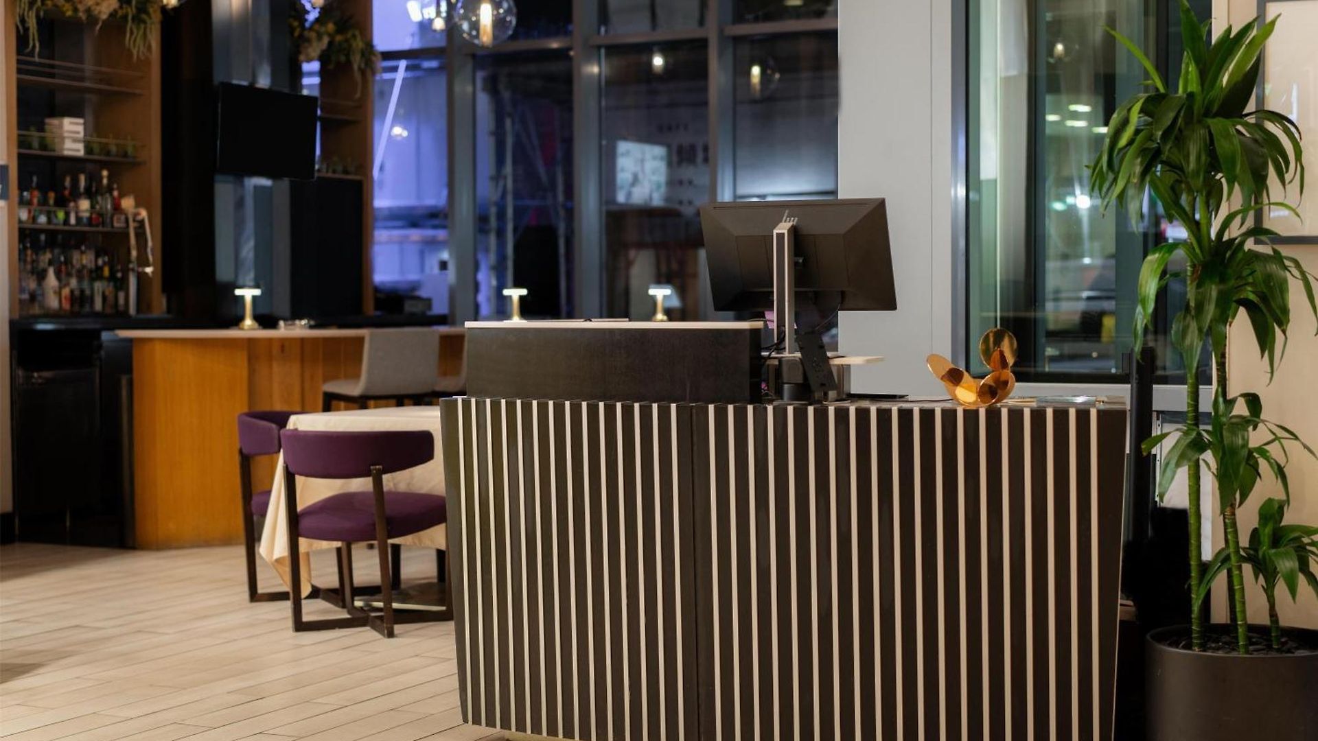 Hotel Newly Renovated Embassy By Hilton Manhattan Times Square 4*