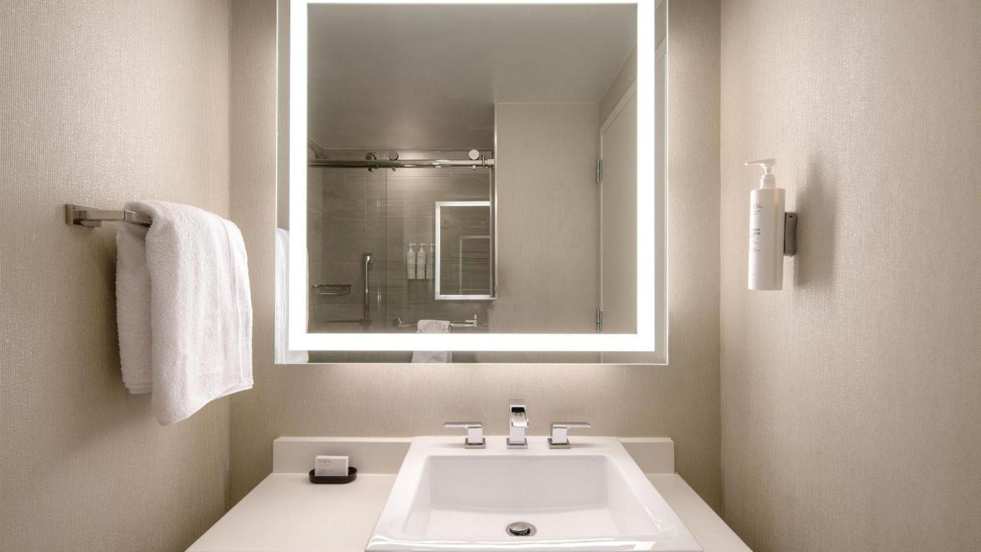 Hotel Newly Renovated Embassy By Hilton Manhattan Times Square