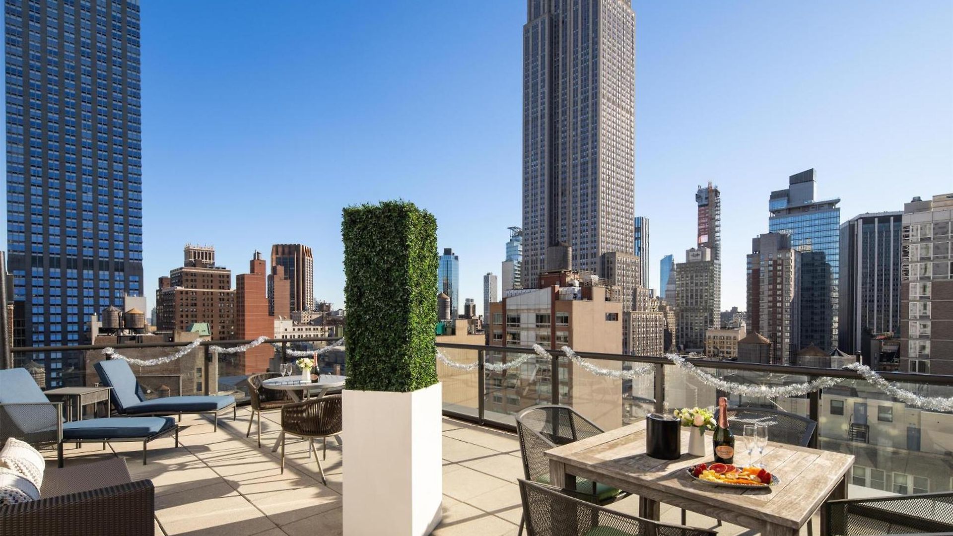 Hotel Newly Renovated Embassy By Hilton Manhattan Times Square