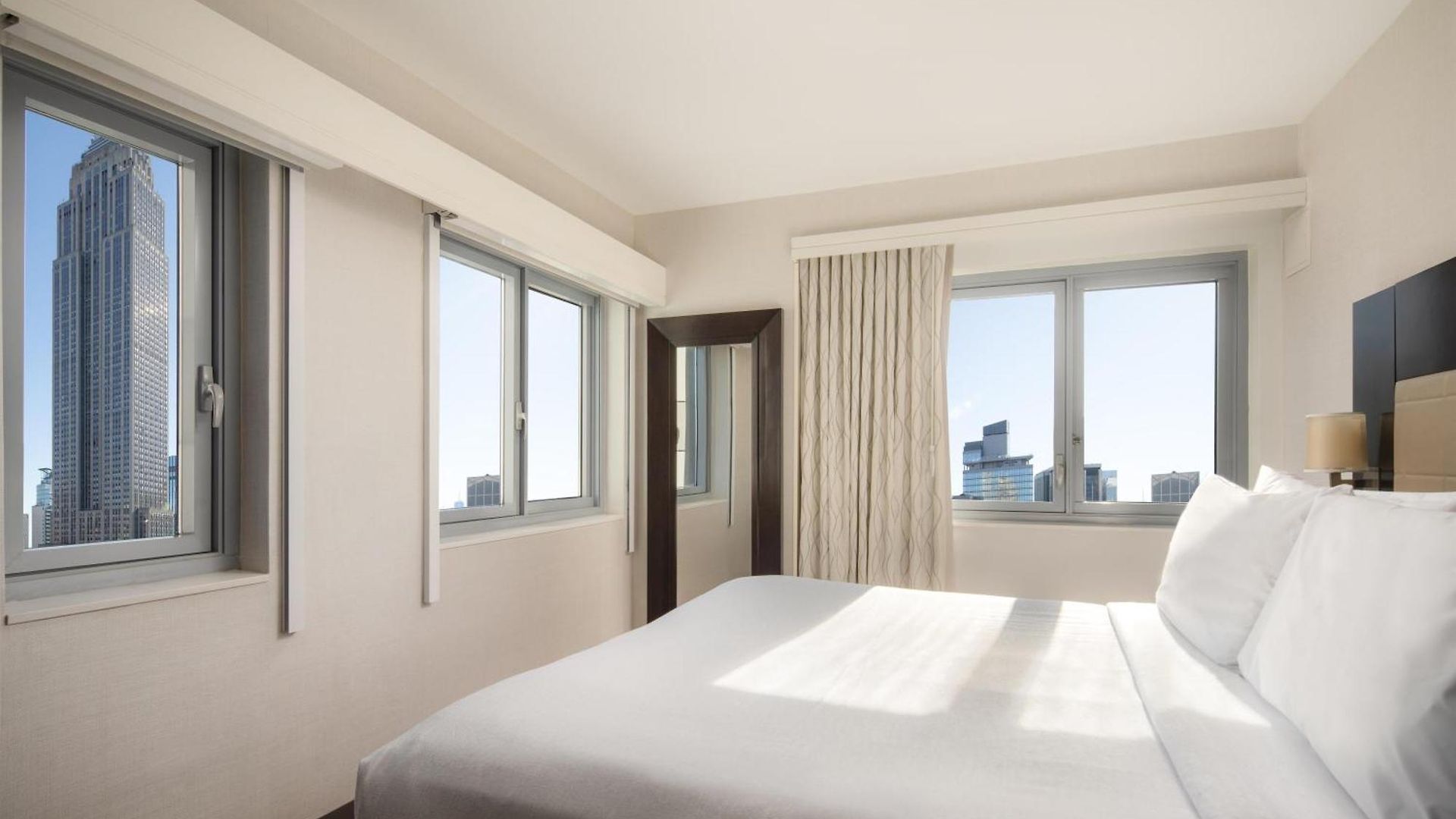 Newly Renovated Embassy By Hilton Manhattan Times Square 4* New York