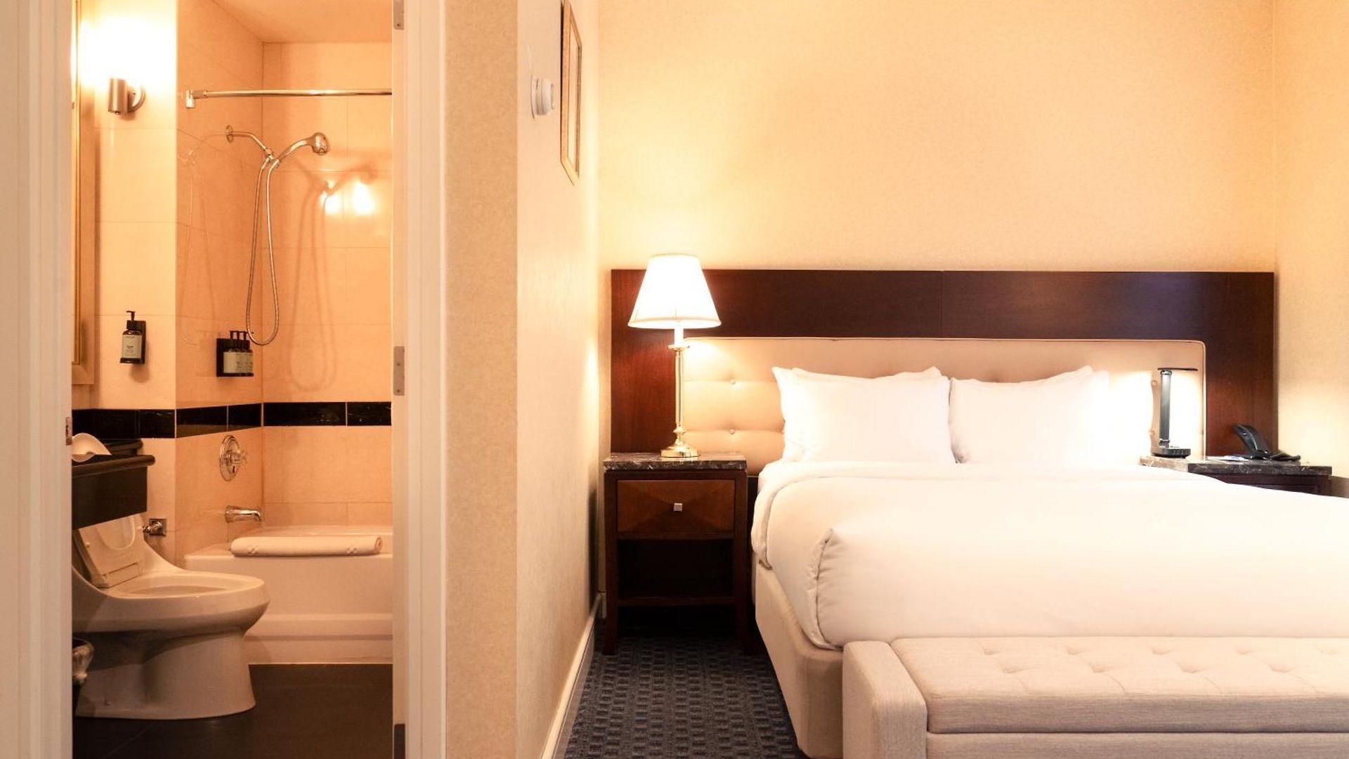 Stanford Hotel 3*