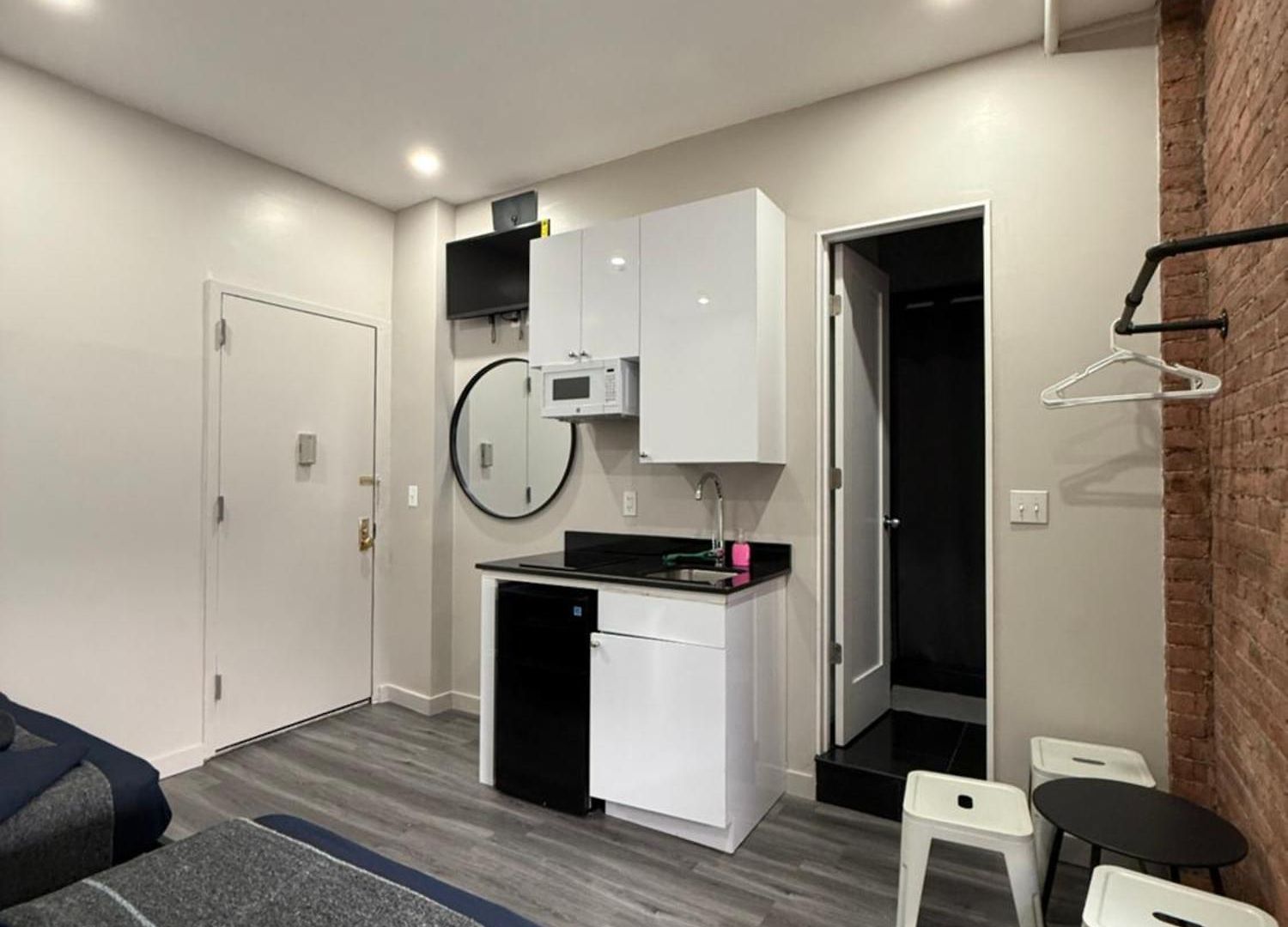 Apartment 31 Street Broadway