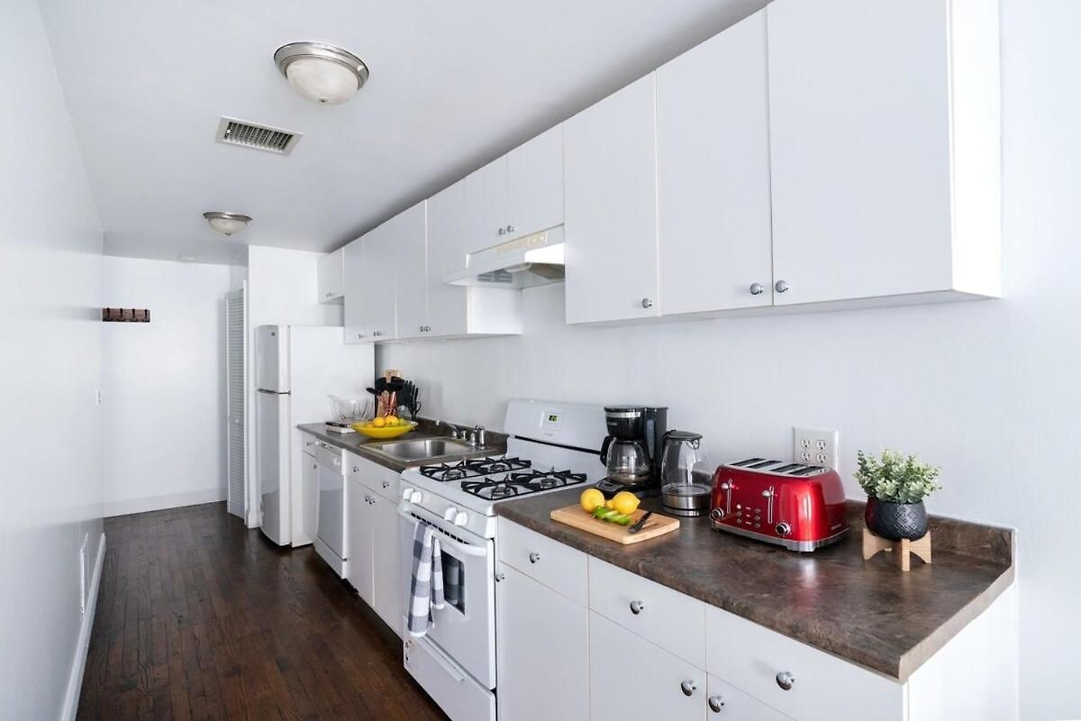 Apartment 1435-3-3 Bedrooms 2bath W D Prime Upper East New York