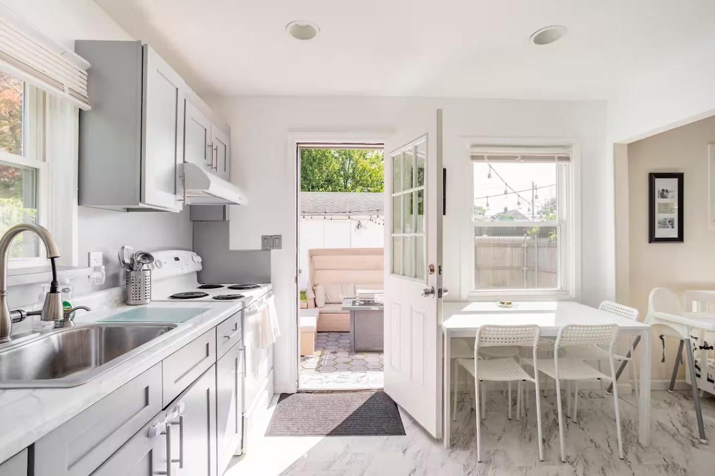 Villa Entire 3bdr W/parking, Backyard, Firepit, Bbq New York