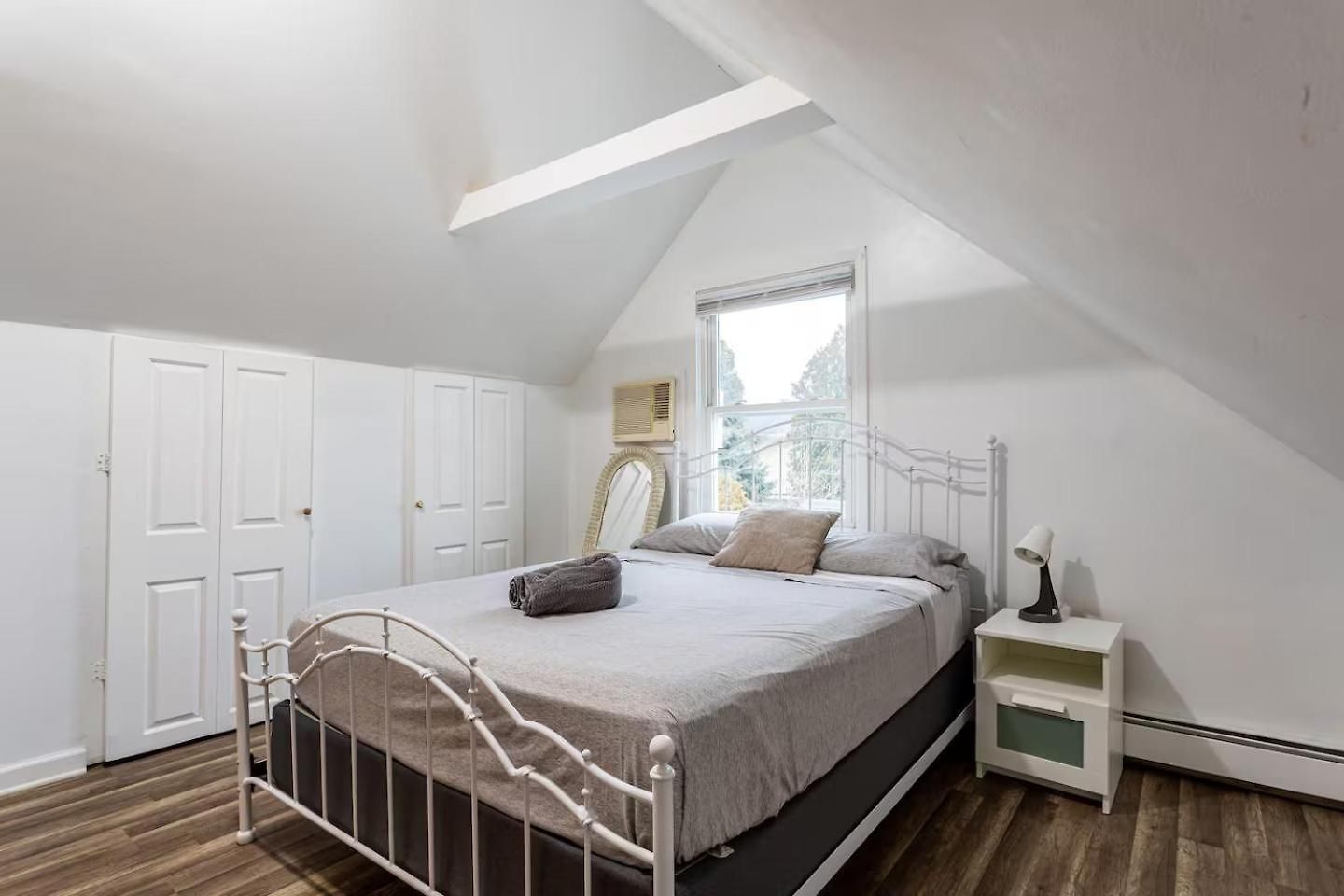 Entire 3bdr W/parking, Backyard, Firepit, Bbq * New York