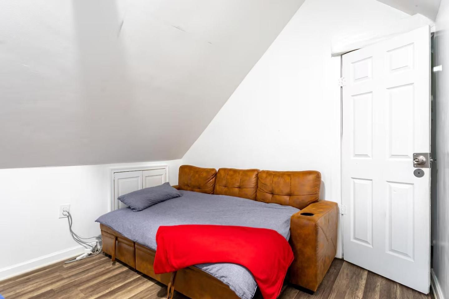 Entire 3bdr W/parking, Backyard, Firepit, Bbq *