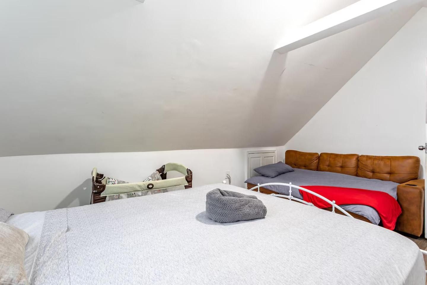 Entire 3bdr W/parking, Backyard, Firepit, Bbq * New York