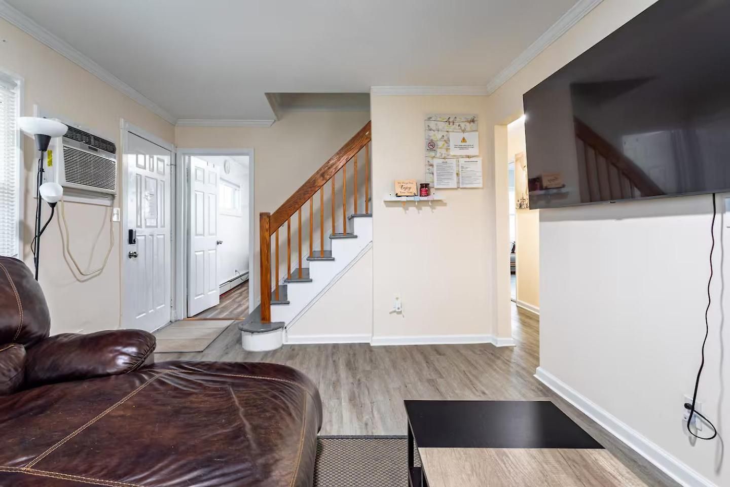Entire 3bdr W/parking, Backyard, Firepit, Bbq *