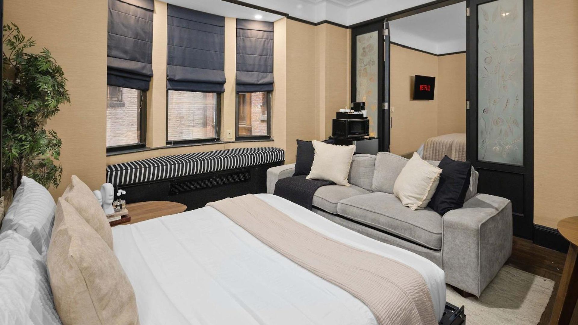 Beautiful Near Times Square With Gym & Patio