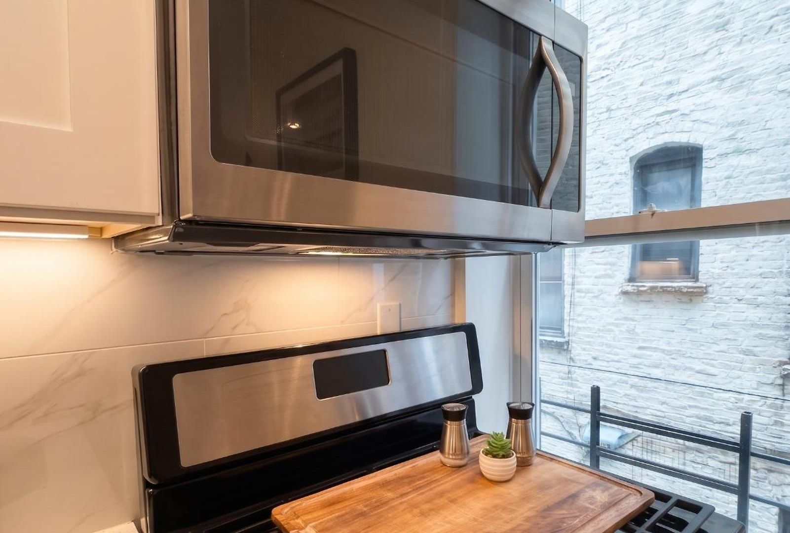 Next To Manhattan 2 Bedrooms - Subway 20 Steps, Manhattan 1 Stop *