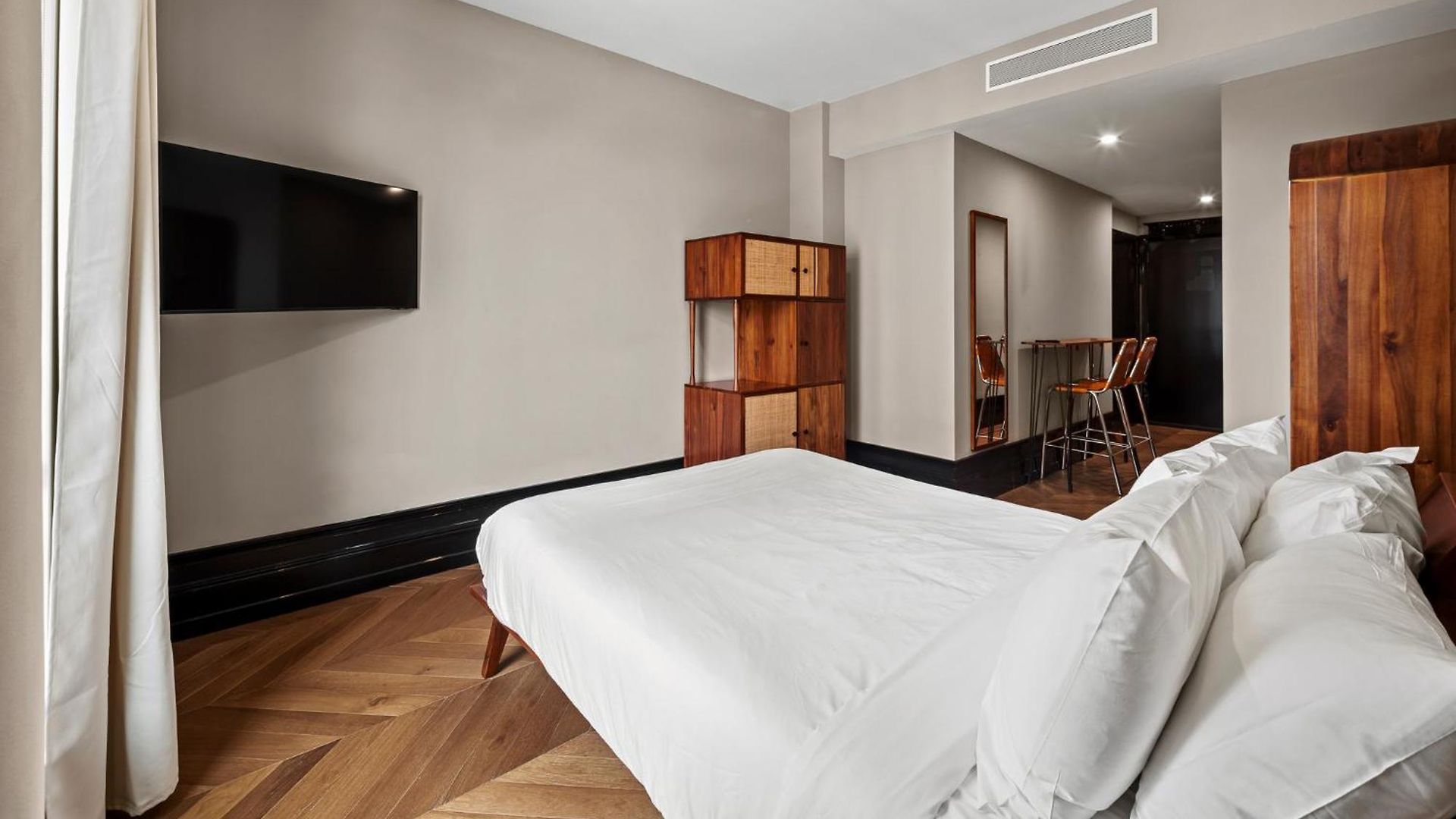 Freeman 802 By Rove Travel - 1brcondo With Shared Amenities *