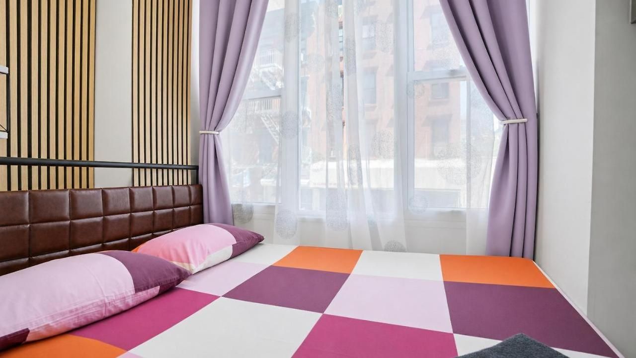 Elegant 3 Bedroom Unit In Lower Manhattan Apartment *