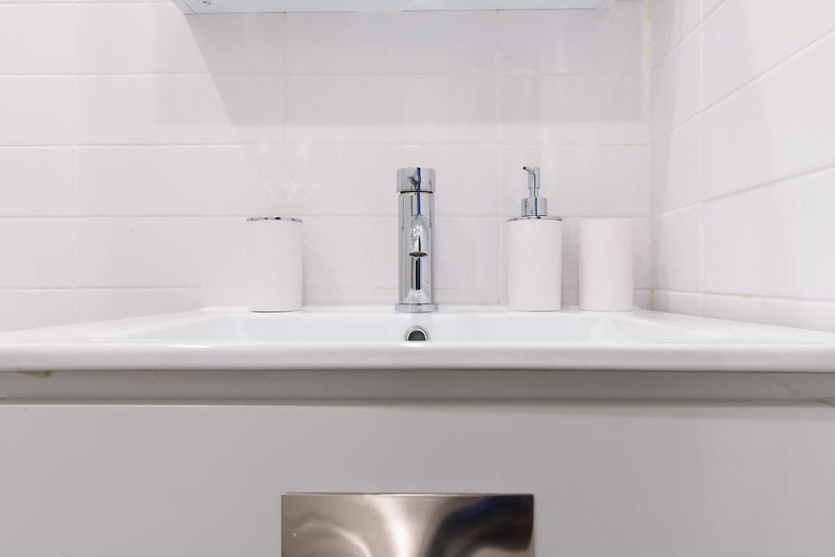 Apartment 244 East
