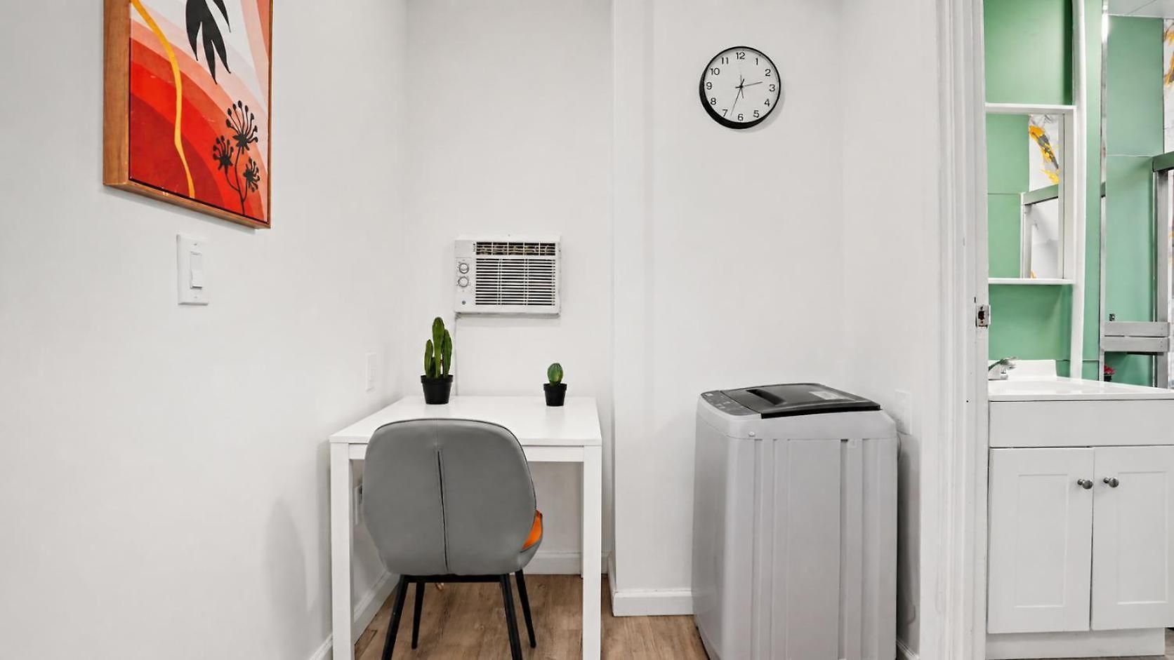 Elegant 3 Bedroom Unit In Lower Manhattan